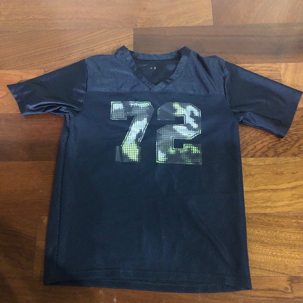 The children’s place tops for boys sz S